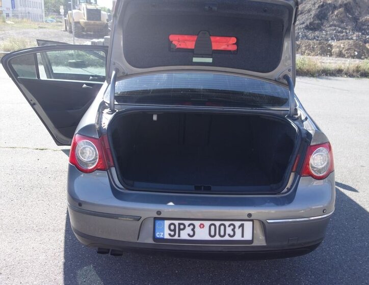 Volkswagen Passat Sedan 2,0 l 103 kw