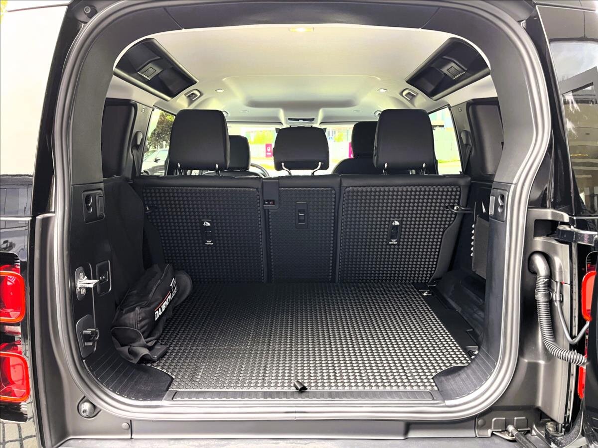 Land Rover Defender SUV / Terénní 3,0 l 147 kw