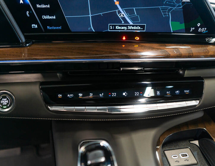 Cadillac Escalade 30