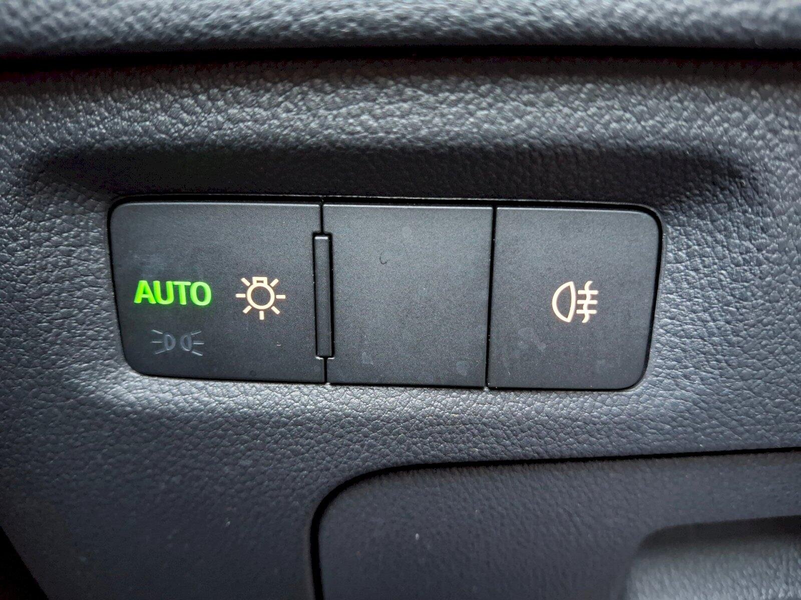 Škoda Octavia Sedan / Limuzína 1,5 l 110 kw