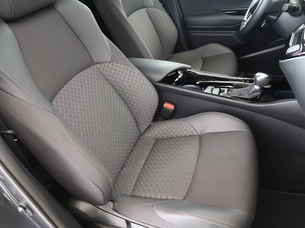 Toyota C-HR SUV 2,0 l 112 kw