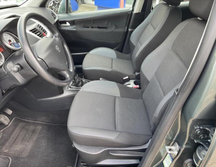 Peugeot 207 11