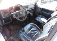 Volkswagen Caravelle Kombi 2,5 l 75 kw