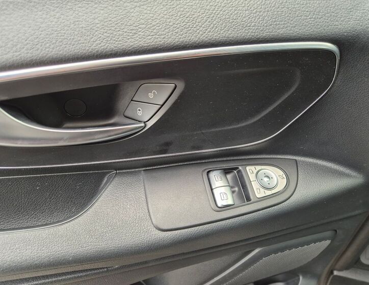 Mercedes-Benz Vito 14
