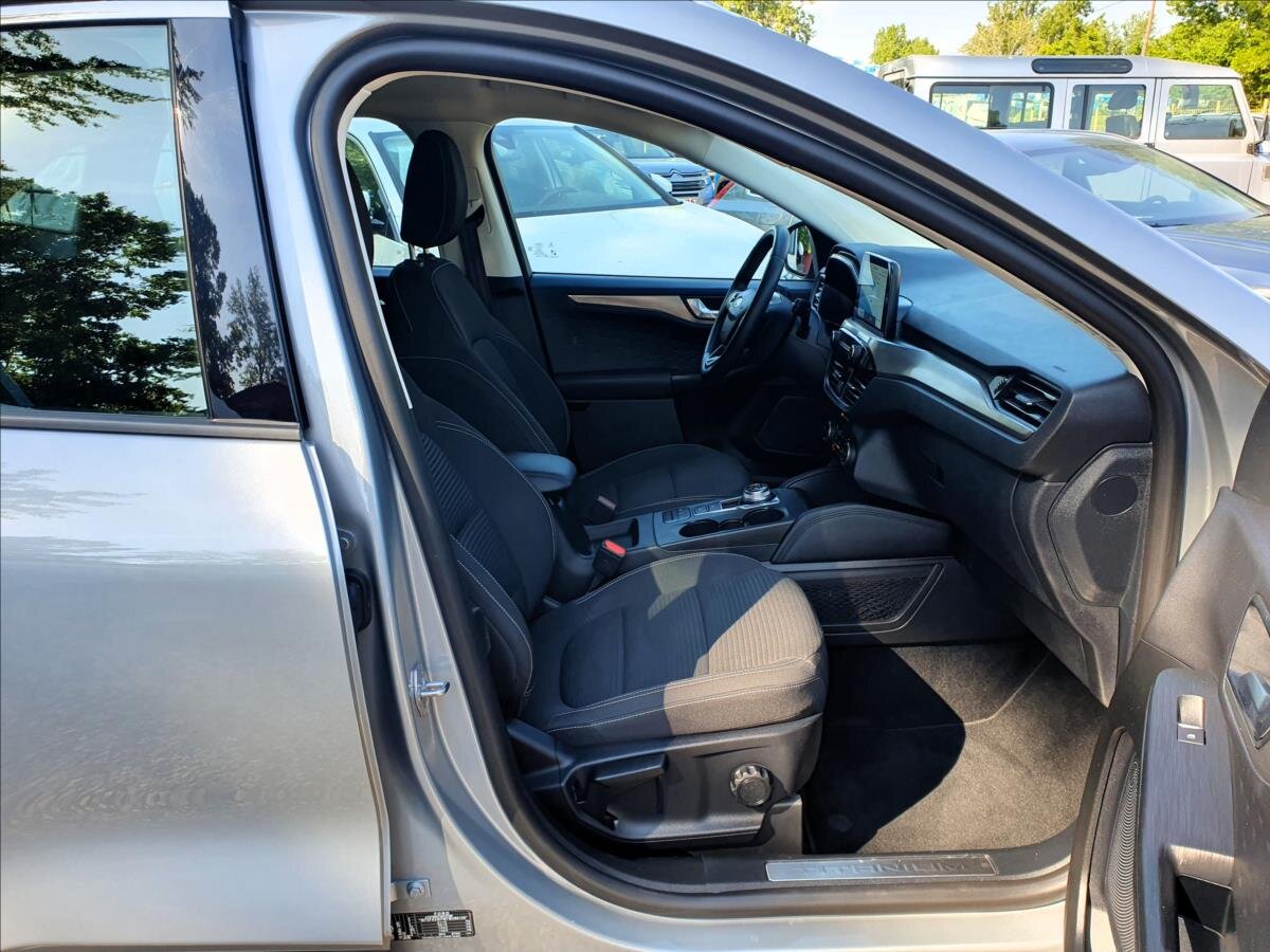 Ford Kuga SUV 1,5 l 88 kw