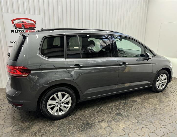Volkswagen Touran 9