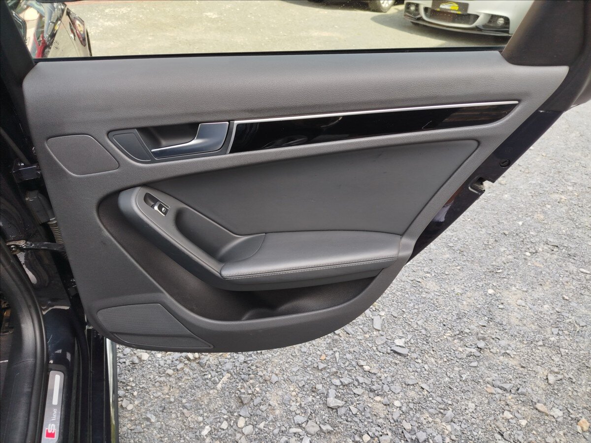 Audi A4 Kombi 2,0 l 140 kw