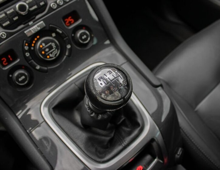 Peugeot 5008 SUV / Terénní 2,0 l 110 kw