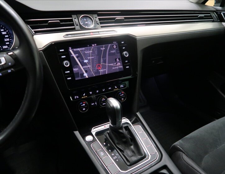 Volkswagen Passat Kombi 2,0 l 140 kw