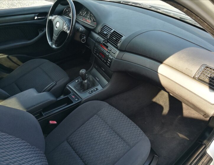 BMW Řada 3 Sedan / Limuzína 2,0 l 100 kw