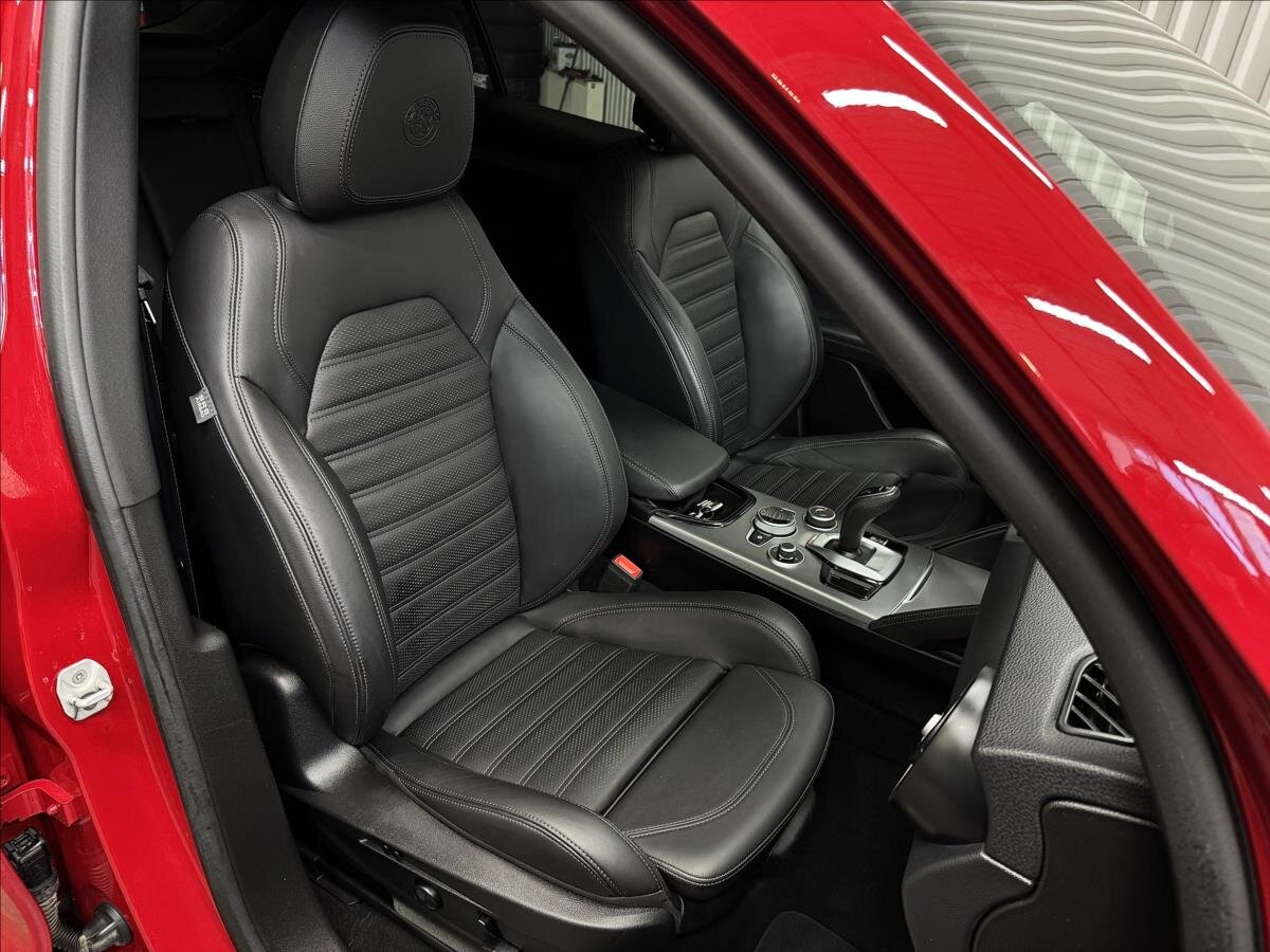Alfa Romeo Stelvio SUV / Terénní 2,1 l 154 kw