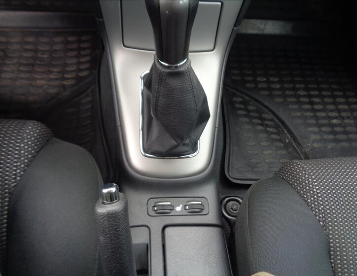 Toyota Avensis Kombi 2,0 l 108 kw