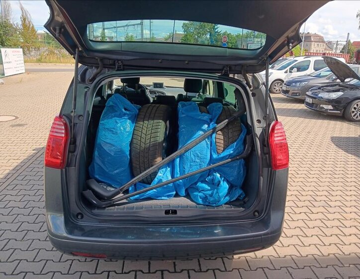 Peugeot 5008 MPV 1,6 l 88 kw