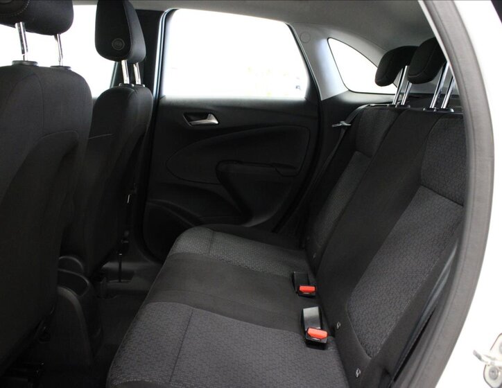 Opel Crossland X SUV / Terénní 1,2 l 61 kw