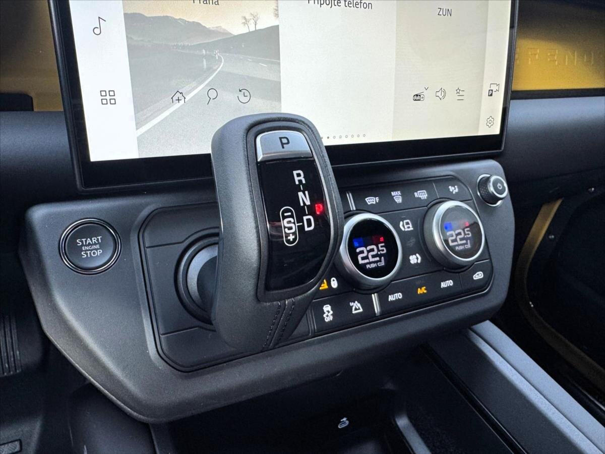 Land Rover Defender SUV 3,0 l 257 kw