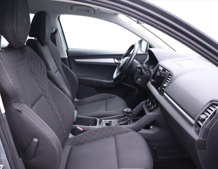 Škoda Karoq SUV / Terénní 1,5 l 110 kw