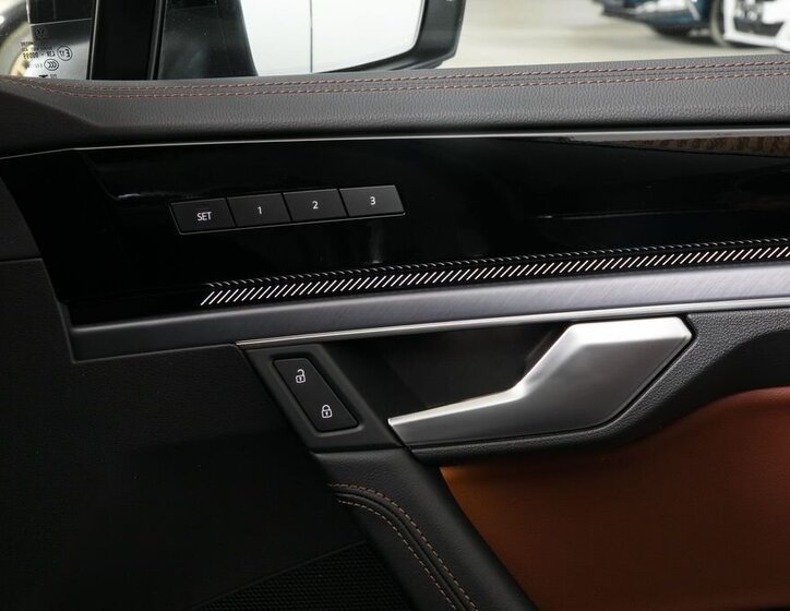 Volkswagen Touareg SUV / Terénní 3,0 l 210 kw