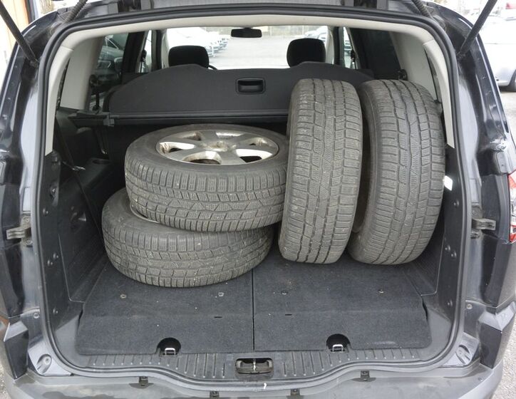 Ford S-MAX MPV 2,2 l 147 kw