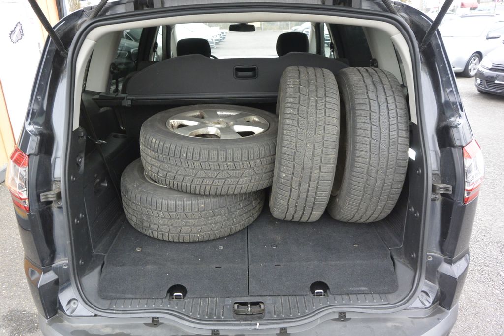 Ford S-MAX MPV 2,2 l 147 kw