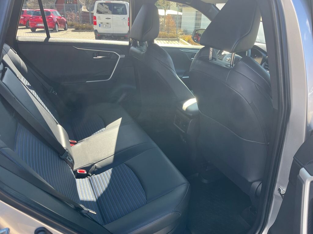 Toyota RAV4 SUV / Terénní 2,5 l 131 kw