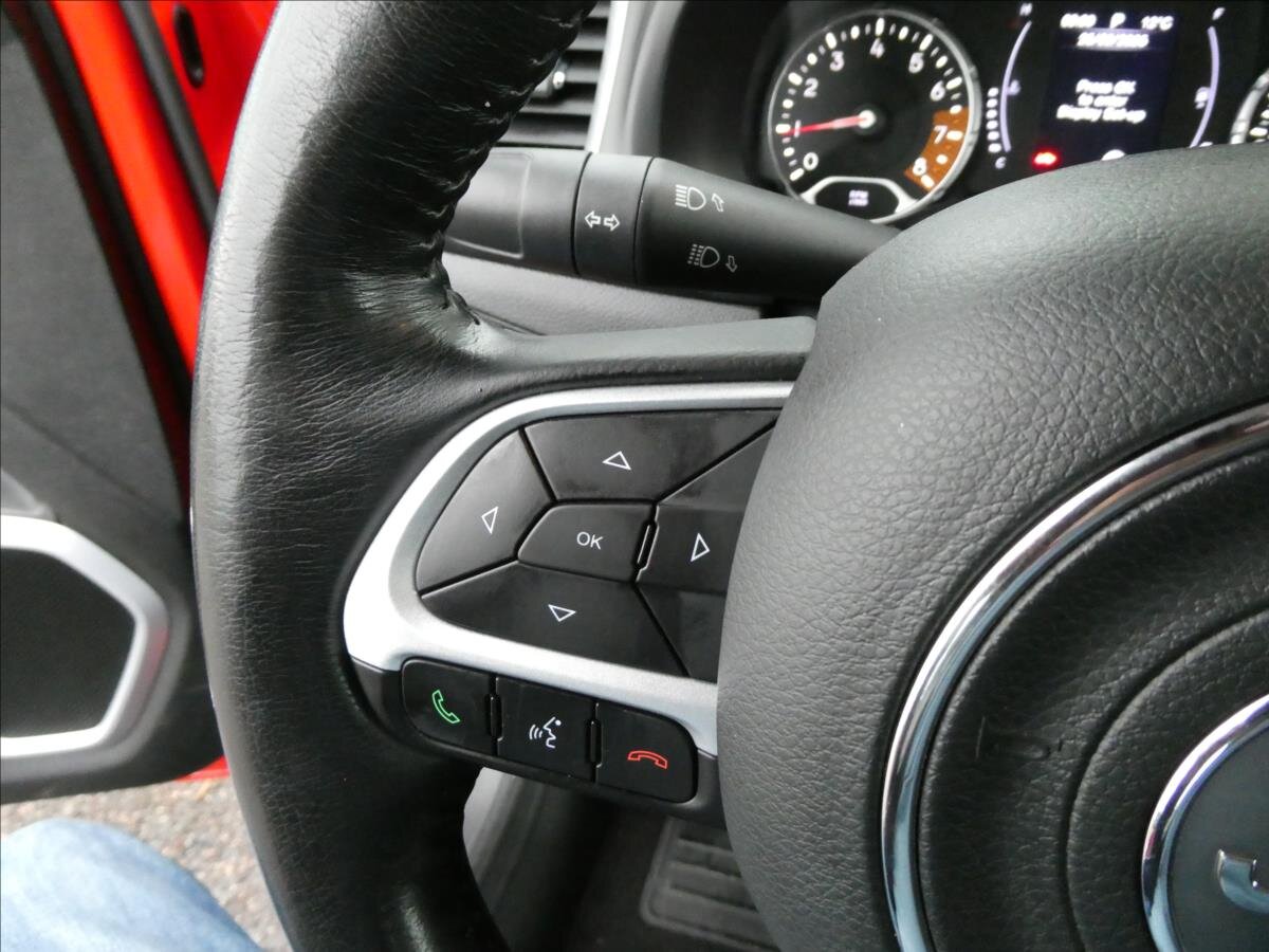 Jeep Renegade SUV / Terénní 1,3 l 111 kw