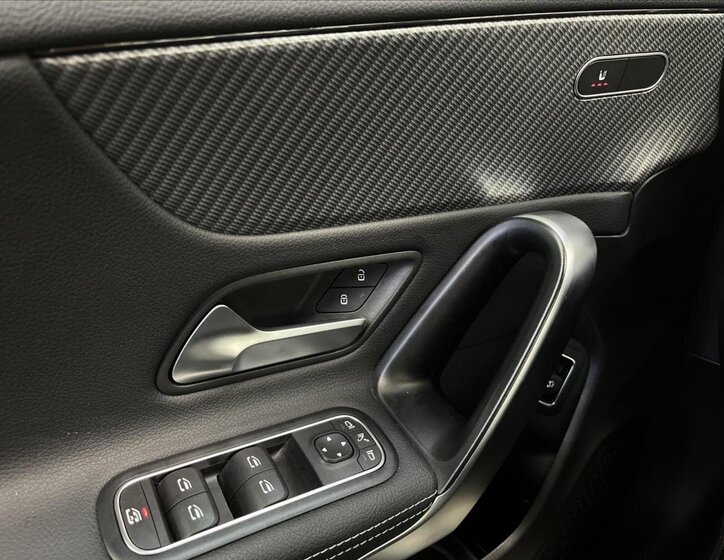 Mercedes-Benz CLA 12