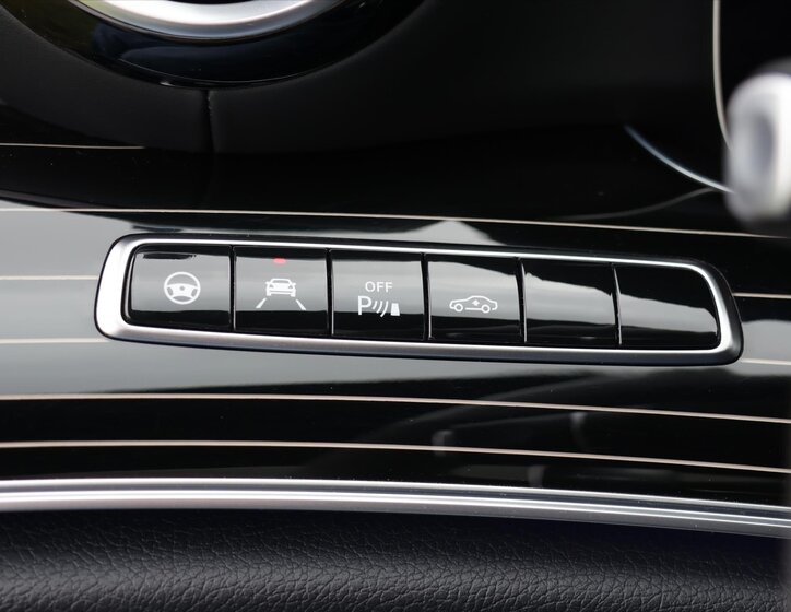 Mercedes-Benz Třídy E Sedan 4,0 l 450 kw