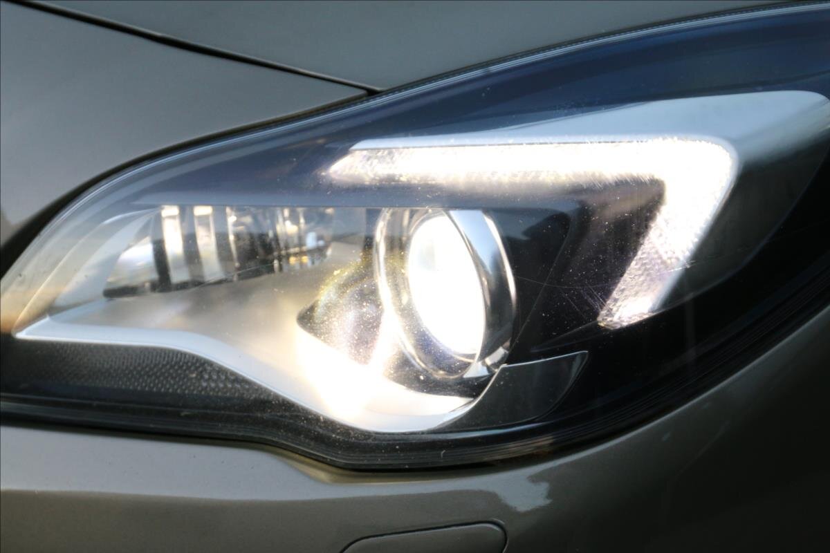 Opel Insignia Kombi 2,0 l 143 kw