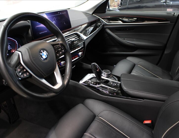 BMW Řada 5 Sedan / Limuzína 3,0 l 245 kw