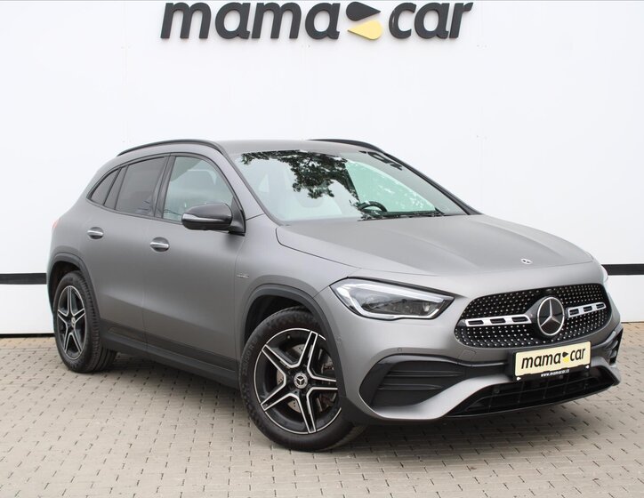 Mercedes-Benz GLA 1