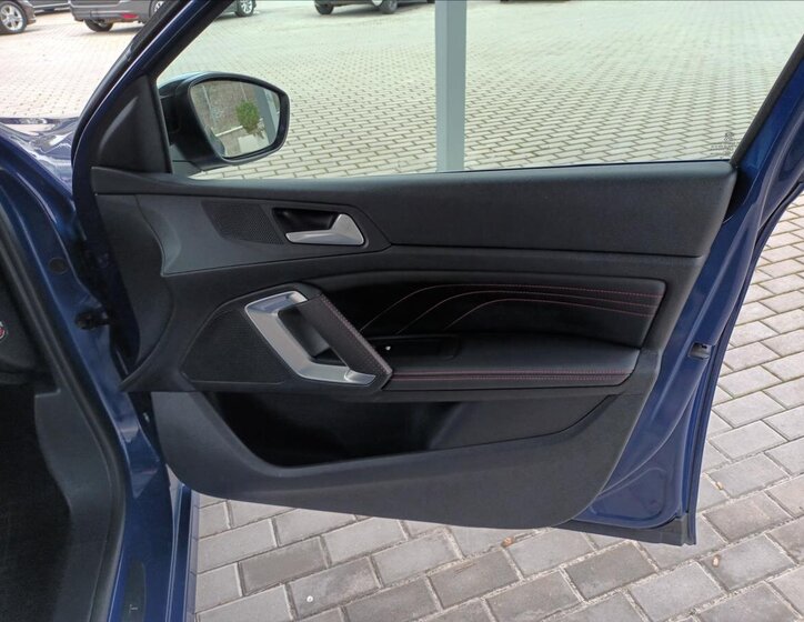 Peugeot 308 Hatchback 2,0 l 130 kw