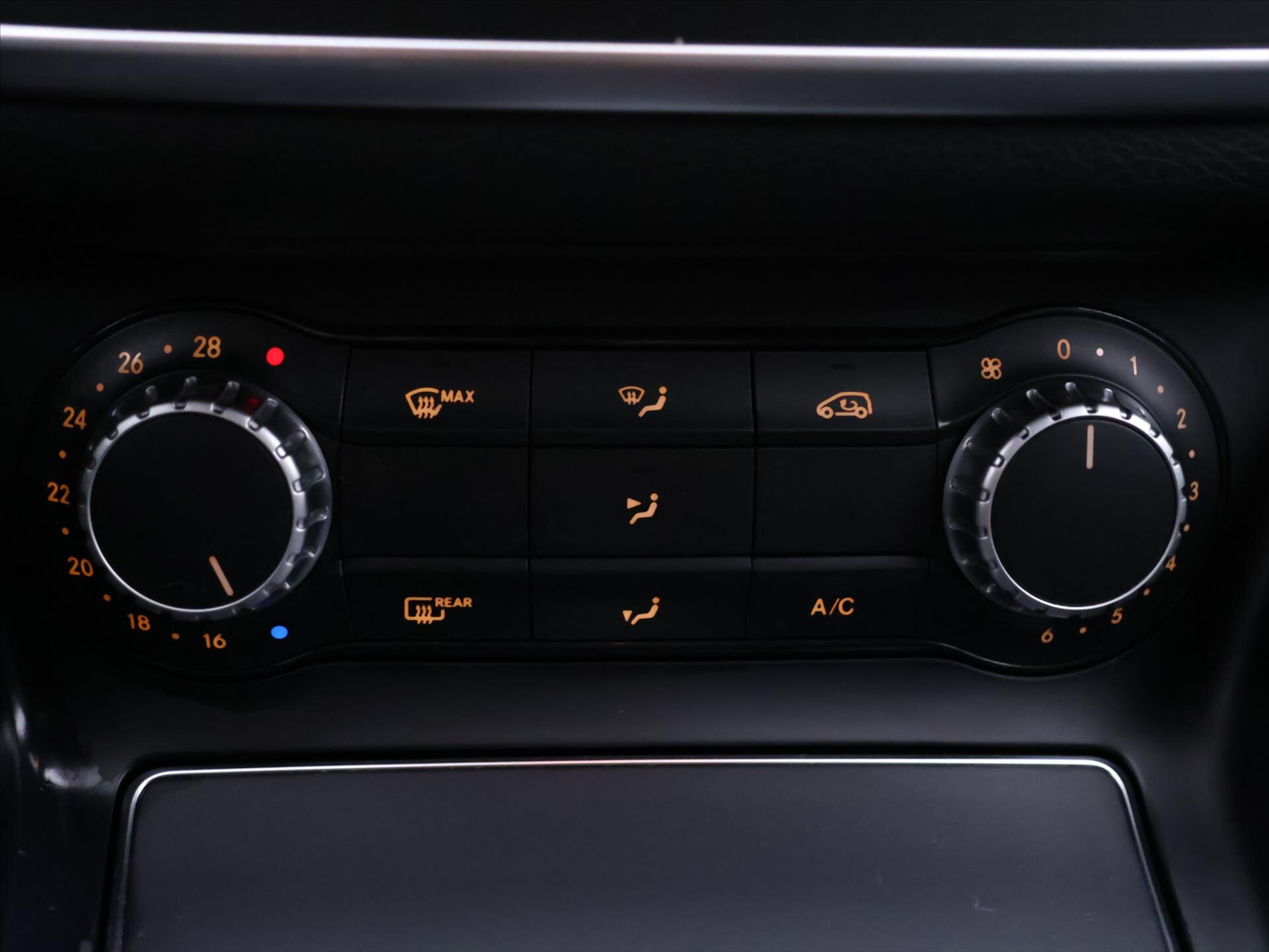 Mercedes-Benz CLA Sedan / Limuzína 1,5 l 80 kw