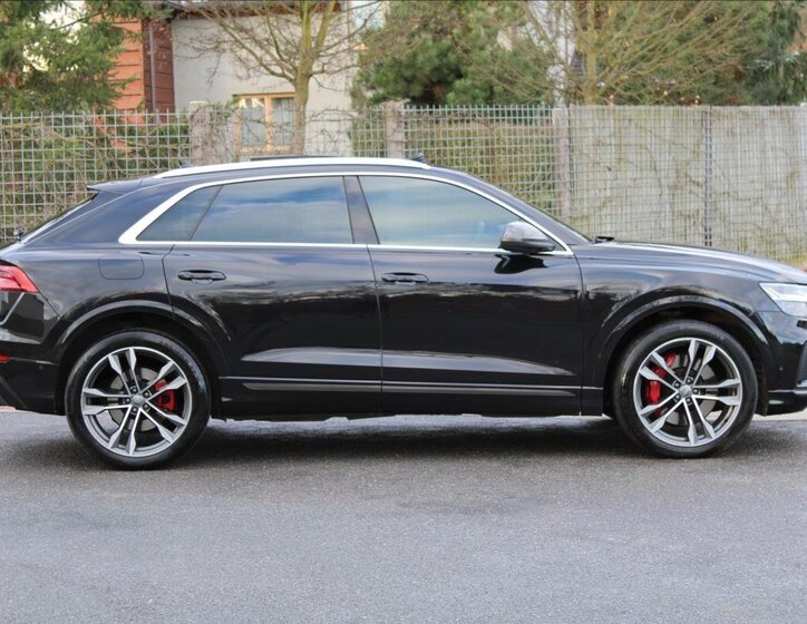 Audi SQ8 7
