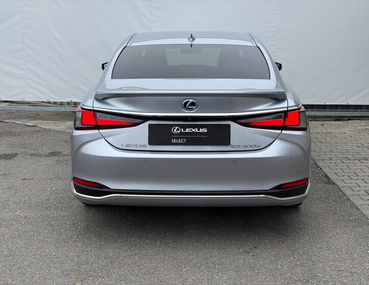 Lexus ES 300h 5