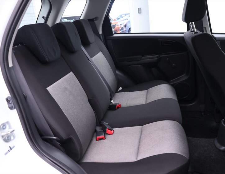 Fiat Sedici Hatchback 1,6 l 88 kw