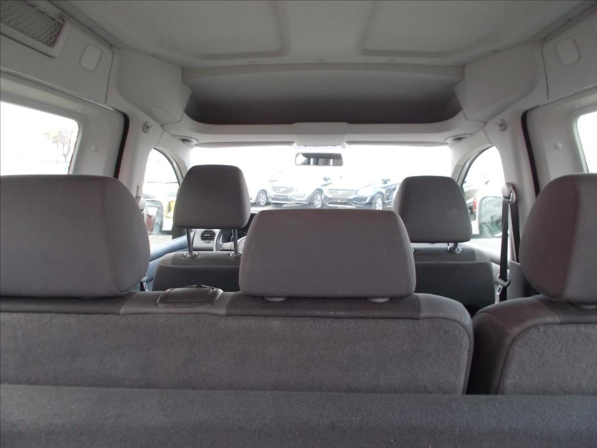 Volkswagen Caddy Kombi 1,6 l 75 kw