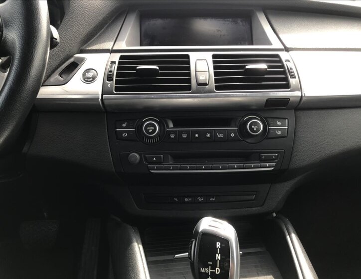 BMW X6 Kombi 3,0 l 180 kw