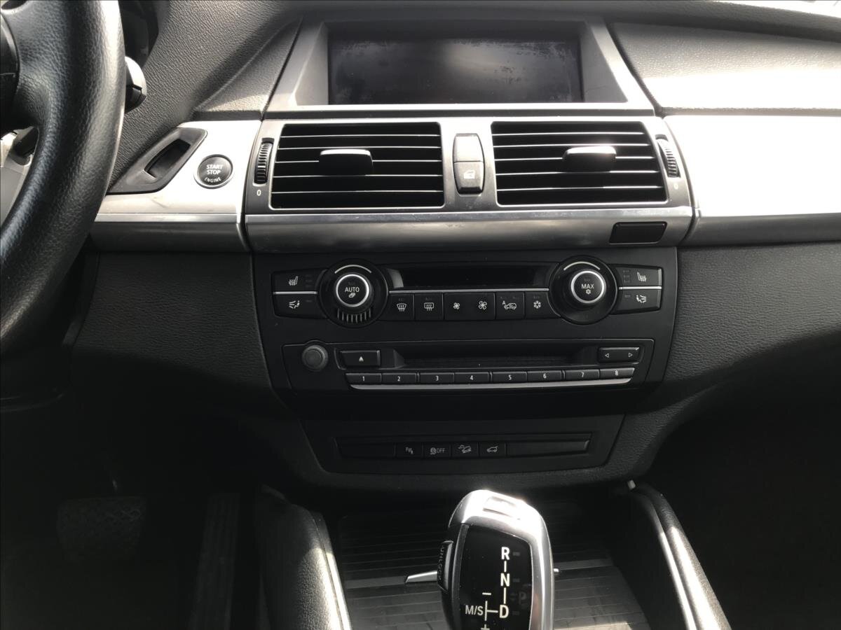 BMW X6 Kombi 3,0 l 180 kw