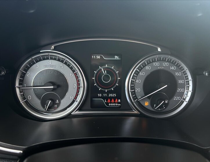 Suzuki Vitara SUV 998,0 82 kw