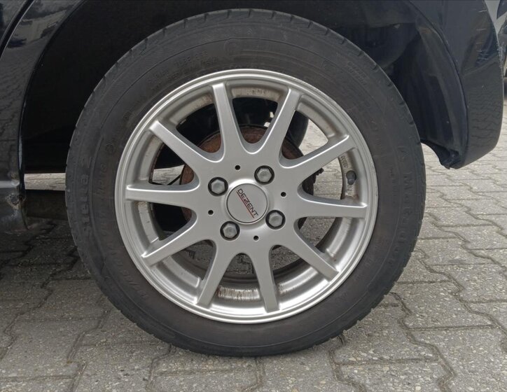 Suzuki Alto Hatchback 996,0 50 kw