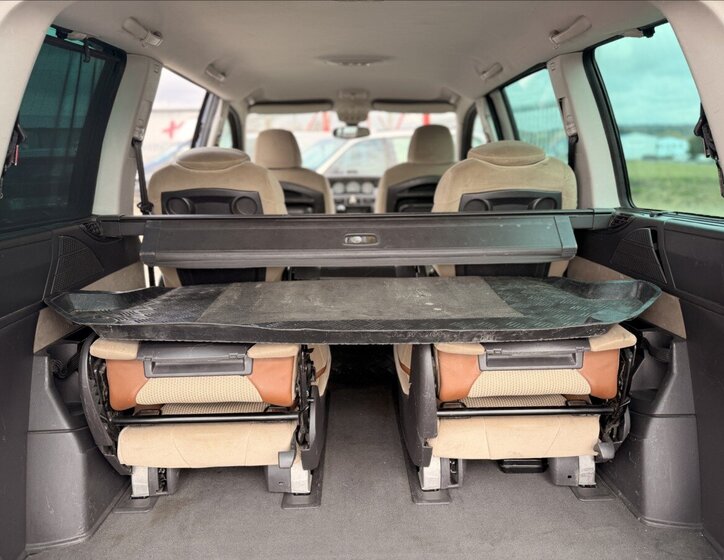 Peugeot 807 MPV 2,2 l 94 kw