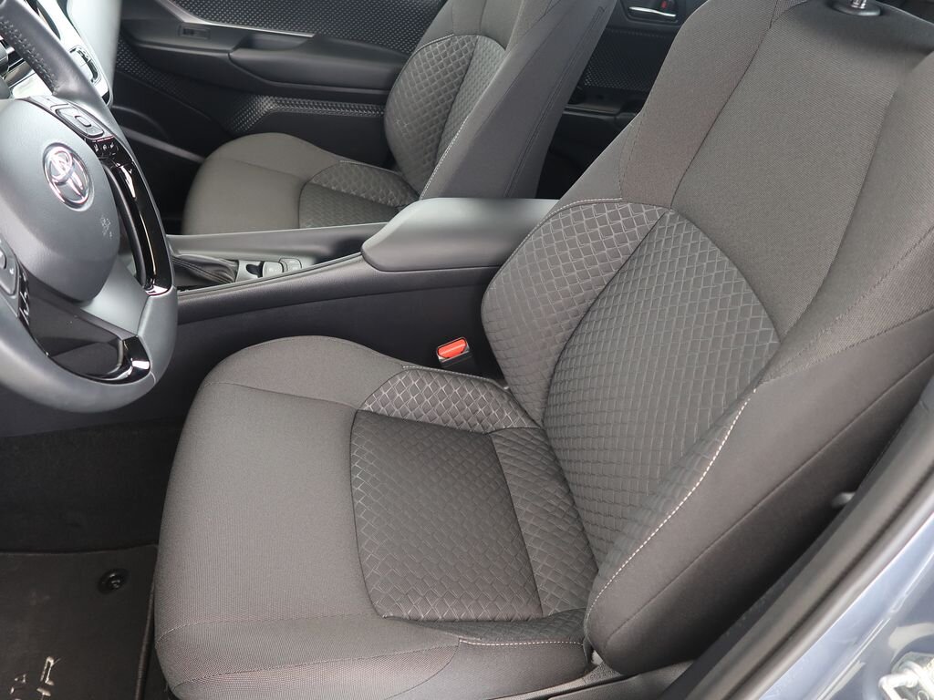 Toyota C-HR SUV 1,8 l 72 kw