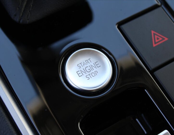 Volkswagen Touareg SUV / Terénní 3,0 l 170 kw