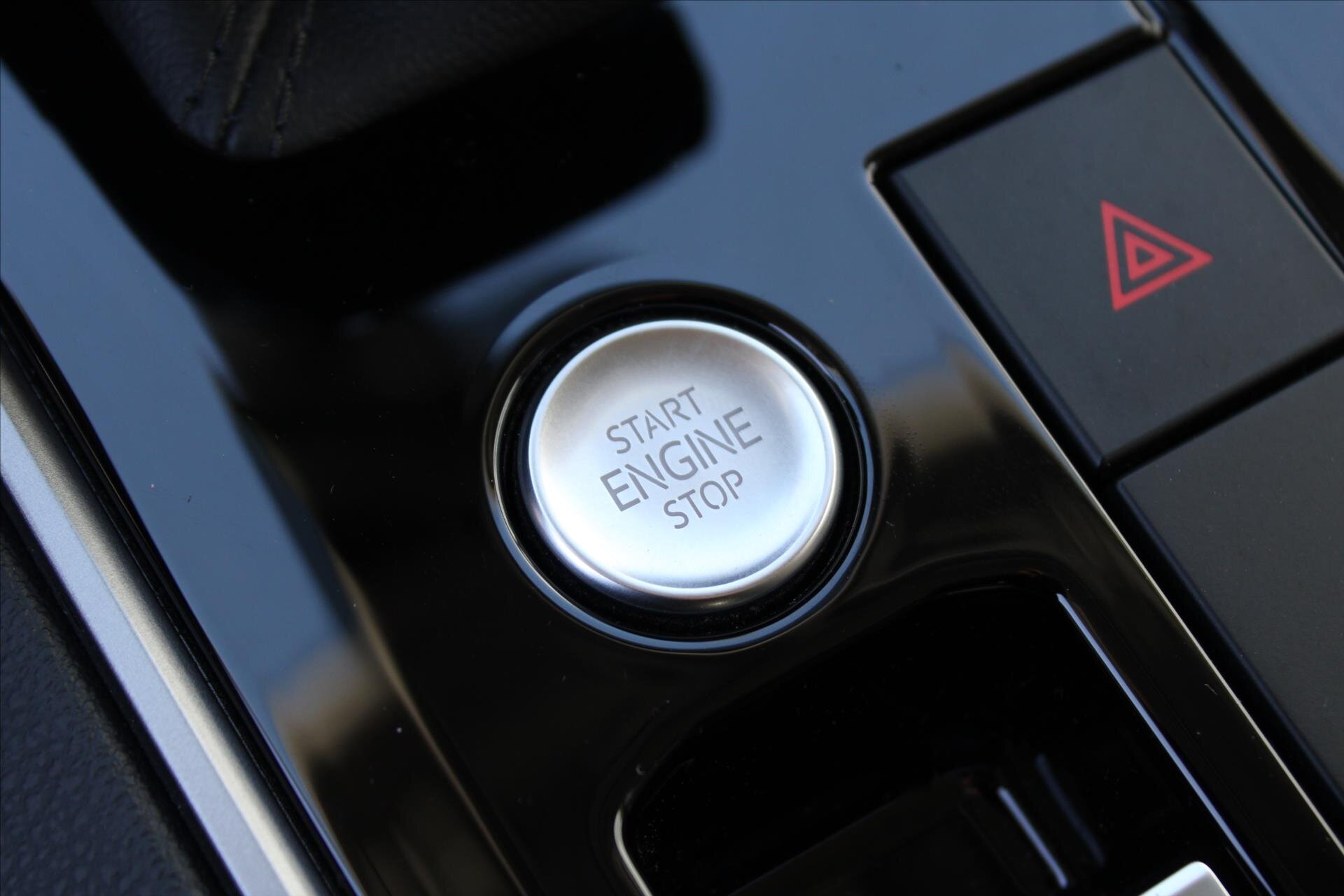 Volkswagen Touareg SUV / Terénní 3,0 l 170 kw