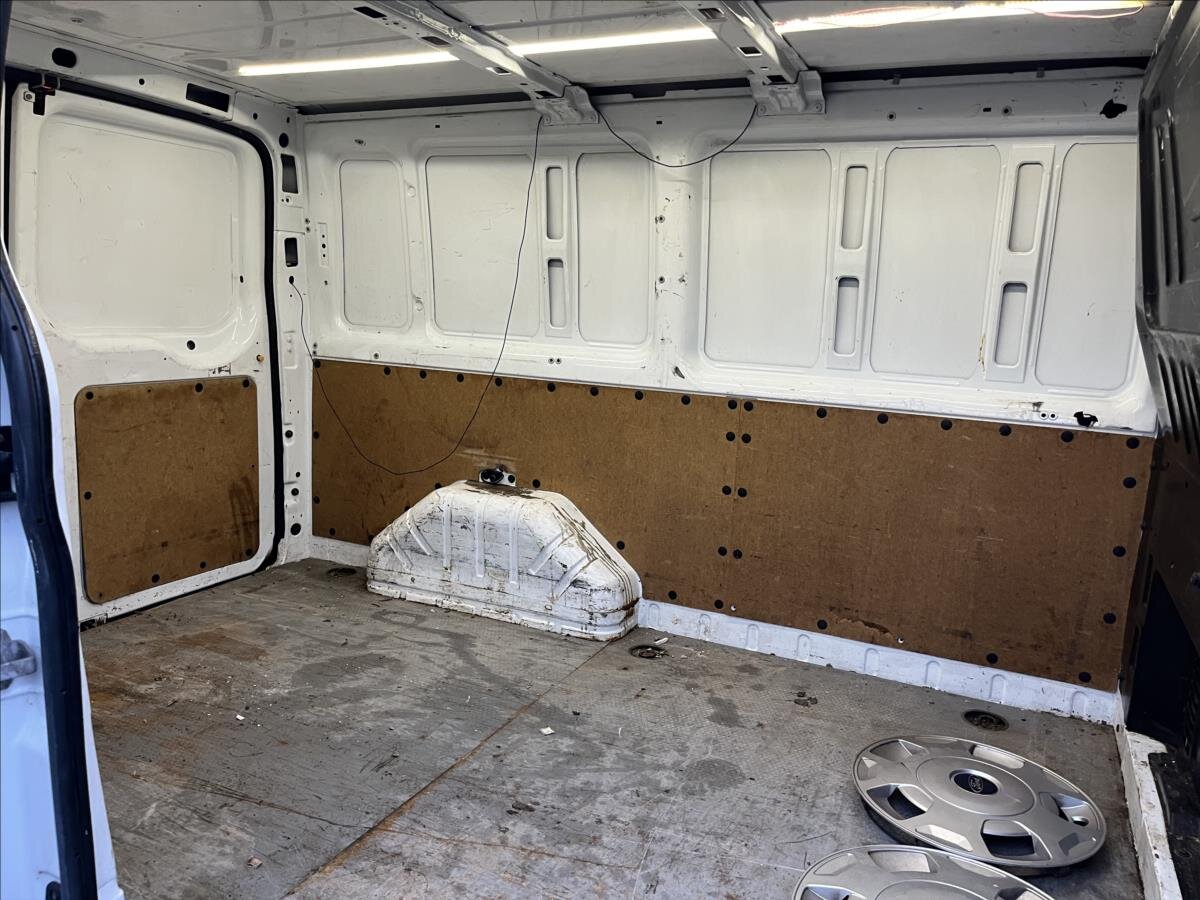 Ford Transit Skříň 2,2 l 74 kw