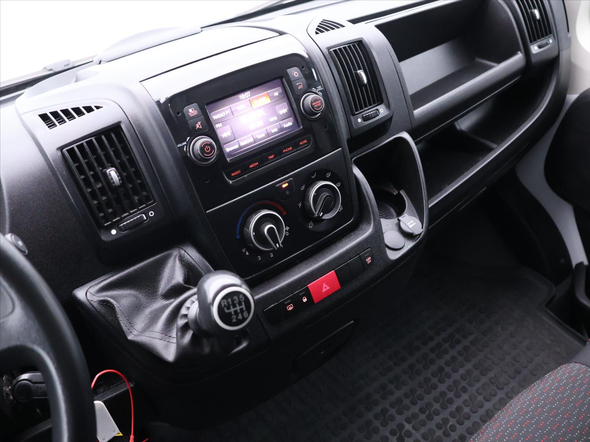 Peugeot Boxer Skříň 2,2 l 121 kw