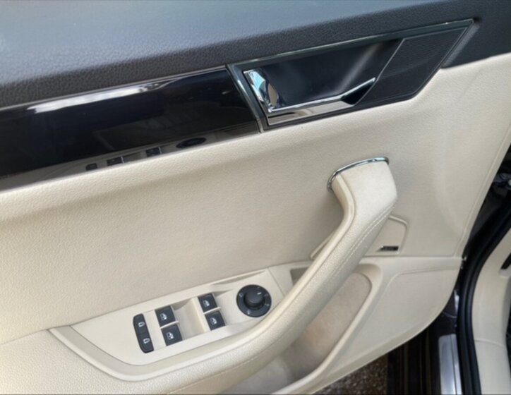 Škoda Superb Sedan / Limuzína 2,0 l 110 kw