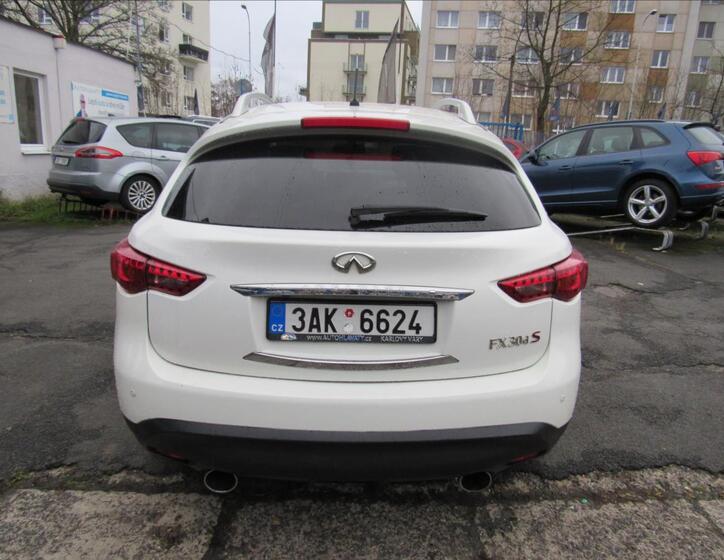 Infiniti FX30 5