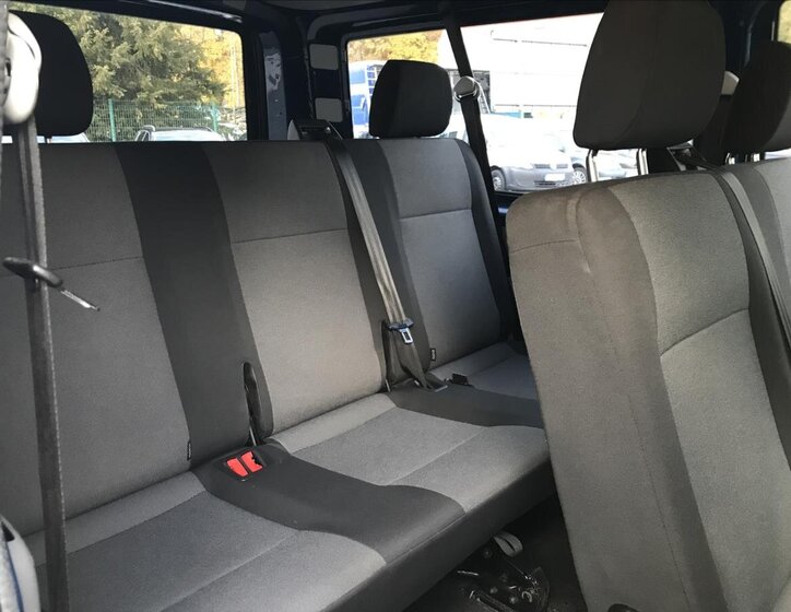 Volkswagen Transporter 9