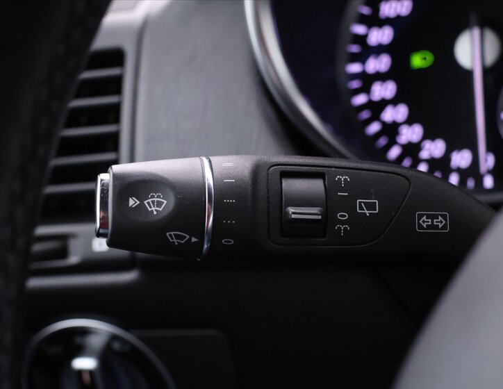 Mercedes-Benz Třídy G SUV 3,0 l 155 kw